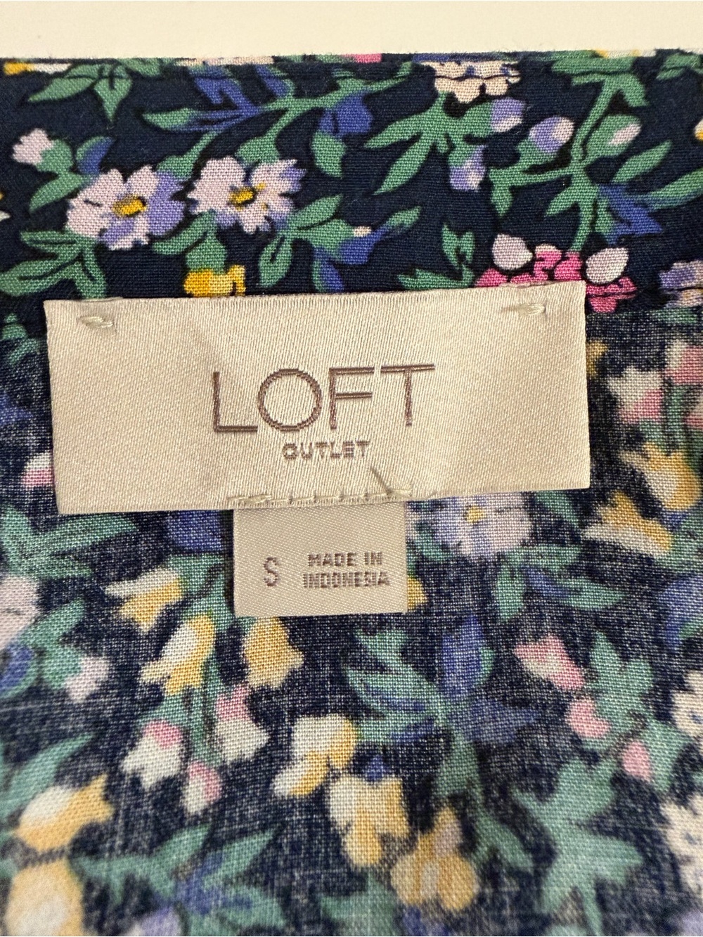 LOFT Navy Floral V-Neck Drawstring Waist Dress Size S - Picture 2 of 3